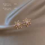 Winter Exquisite Pearl Snowflake Shape Golden Girls Earrings Elegant Accessories Korean Fashion Jewelry Sweet Earrings For Woman daiiibabyyy